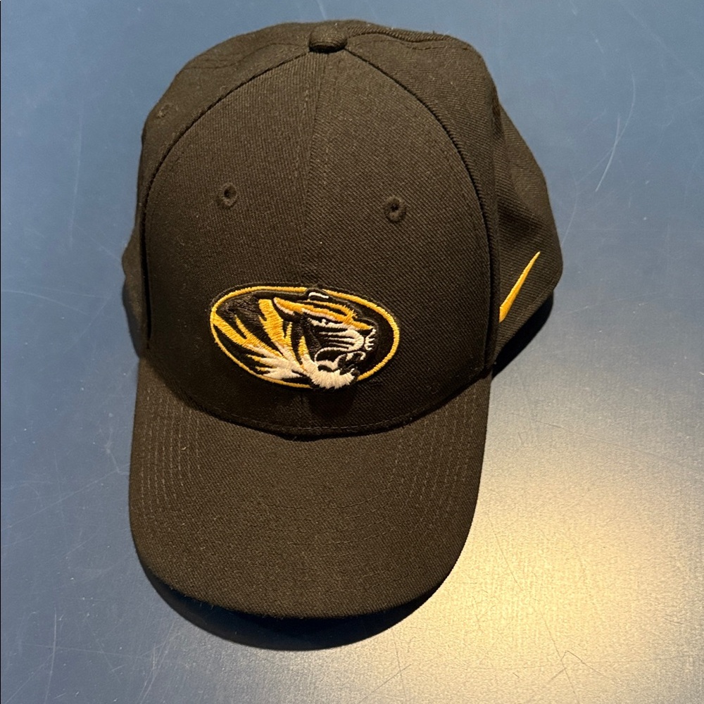 Nike Black and Yellow Men's Hat